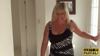 Gamle engelske mor får hård sex