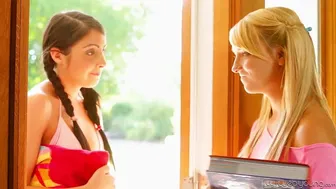 Кармен Калауей тийнейджърка лесбийка съблазняване с Даяна Лий