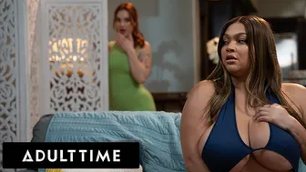 Ashlyn Peaks ja Siri Dahl lesbopano sohvalla