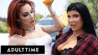 Grote tieten meisjes Romi Rain en Ariel Demure wilde seks na auto wassen