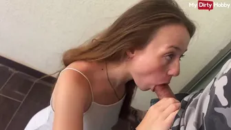 Hot amatör tonåring suger röv och jävla hårt