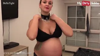 Terhes szőke bellatight seggét pusztítja egy óriásfasz