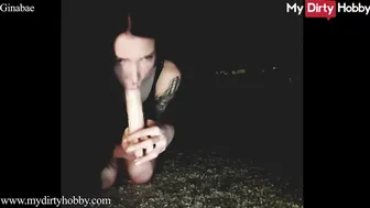 Tattomed krása Ginabae hlboko fajčí svoju hru a predstavuje jeho vedomosti s skutočným vtákom