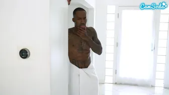 Tetovált mostoha anya kemény dugása hatalmas faszszal, míg férje nagy fekete farkossal szórakozik