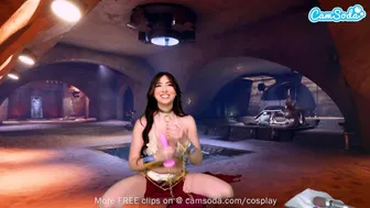 Princesse Leia aime jouer au grand jeu de beauté brune