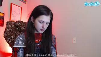 Leah Gotti is een grote cosplay prinses die haar kont opent in een spinnenpak