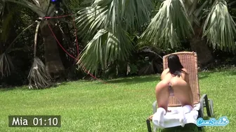 Bailey Brooke og Mia Martinez slo sine esler i kamp på anal rumpeplugg filmer