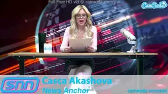 Casca Akashova híradós milf lenyűgözően masturbál élőben