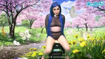 Riding caliente adolescente Sexo máquina mientras chupar pollas flotantes