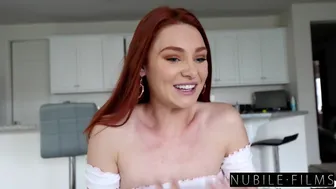 Lacy Lennon berättar om sin flickväns charm genom att knulla sin kungliga pappa