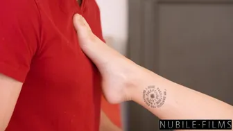 Liz Jordanin pinkki pillu on makeampi kuin mikään suklaa Ystävänpäivä