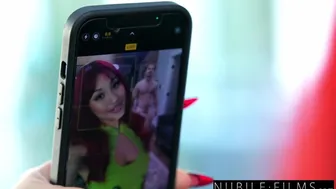 Mina Luxx je pokazala, kako zelo bi si želela, da bi bila vroča profesorica z vsem spoštovanjem