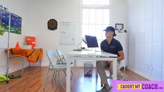 อาเรีย วาเลนเซีย ปฏิเสธที่จะเชื่อ และแสดงให้โค้ชของเธอเห็นว่า เธอเป็นนักฟุตบอลและนักฟุตบอล