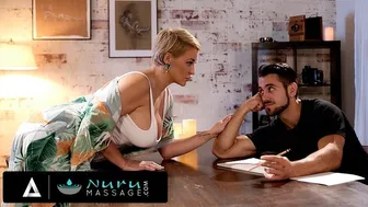 Raiens Kīlijs ir traks par masāžu un ar savu pussiju sasodīto stepu