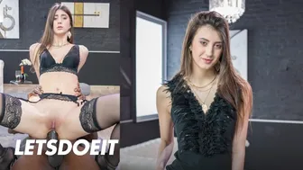 Lina Luxa szűz análját szétrepedteti egy hatalmas fekete fasz