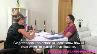 Barra Brassin blondi Milf nauttii hylsyjen sulkemisesta