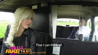 Loira tcheca táxi menina com um grande-ass passageiro
