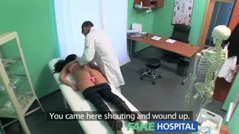 Super seksikas sihvakas blondiin võtab haiglas vastu räpase arsti pakkumise