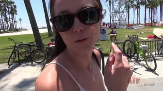 Ashley Stone gestisce la cazzo di festa!