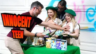 Προσκοπίνες Coco Lovelock και Haley Ο Σπέιντς πήρε μουνί από τους πελάτες του