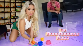 Hämmastav seksikas teismeline lapsehoidja teeb kõik majapidamistööd, kaasa arvatud tema uus lahutatud ülemus