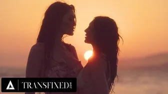 Tori Easton i-o trage lui Charlotte Sins