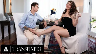 Prelepa Daisy Taylor po razhodu seksa s svojo staro prijateljico