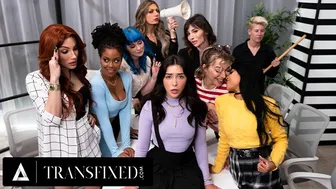 Hot Trans Chief Jade Venus og Jane Wilde knepper foran kontorholdet