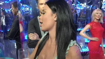 Anissa Kate francia csábító randin szopja a fazsat az autóban pov