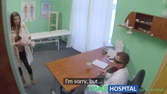 Hamis kórház - az orvos elutasítja a gyógyszert és felír egy jó nyaldosást