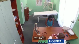 Falso hospital: paciente pede seios maiores, mas você tem um médico em vez