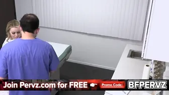 Fałszywy lekarz kurwa niewinny chory cipki