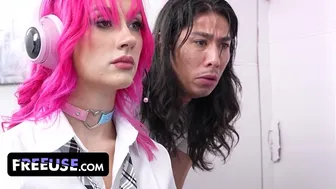 Die reproduktive Funktion wird aktiviert: der Ruhm-Roboter spielt, während Sie Jazmin Luv ficken