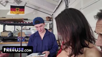 Shay Sights Milf legenda nussii mekaanikko kaupassa Freeuse seksiä