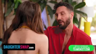 Penelope og hendes bedste ven deler hendes sidste forårsferie med Sera og knepper deres stedfædre