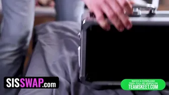 Mostoha brolių mainų kambarys - iškreiptas žingsnis berniukų keistis karštas paauglių žingsnis sesers su Scarlet Skies ir Džinger Grey