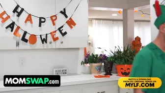 Sydney Paige dan Mandy Apa