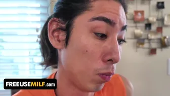 Vastag fenekű mostoha anya Natasha Nice bevezet ikarúját a szabad dugós háztartásba