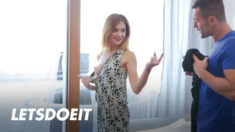 Lullu Gun tini punciját megdulja egy helyi srác külföldön