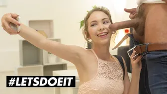 Angel Smalls Skinny turist kızı yurtdışında sert anal seks yapıyor