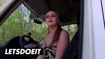 สกาเล็ตสก็อตไฟสีแดงในป่าหมาป่าเยอรมัน