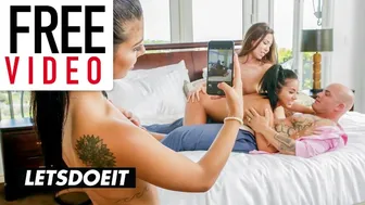 Teman-teman terbaik menggoda ayah tiri menjadi empat menyebalkan