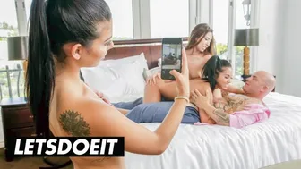 Mostoha apa megvadul lányaival - forró családi dugás