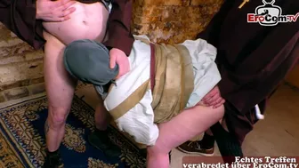 Pallon palvelija nai Milfiä luostarissa