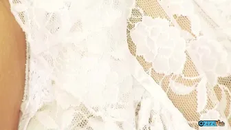 Βόμβα λεσβιακά μιλφς τρίβουν και γαμάνε μουνί στα παιχνίδια του σεξ ενώ απολαμβάνουν