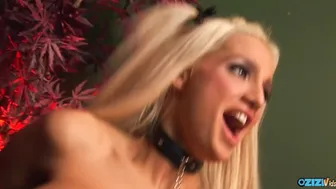 Ονειρεμένος καυγάς με την κοπέλα και την ξανθιά κόρη με τη βόμβα στο στήθος