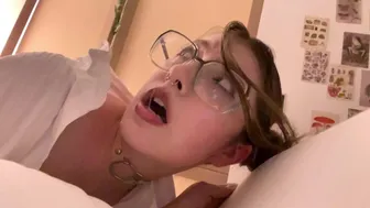 Sestra Mostoha vás žiada, aby ste si vychutnali výstrek-yoursofia