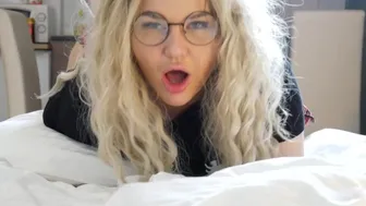 Stronza anale russa ama quando il suo culo stretto è fornito