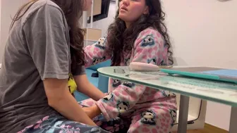 Mientras estudiamos, nos acariciamos