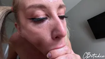 Hot teenage stepdaughter seduced her stepfather during the family massage